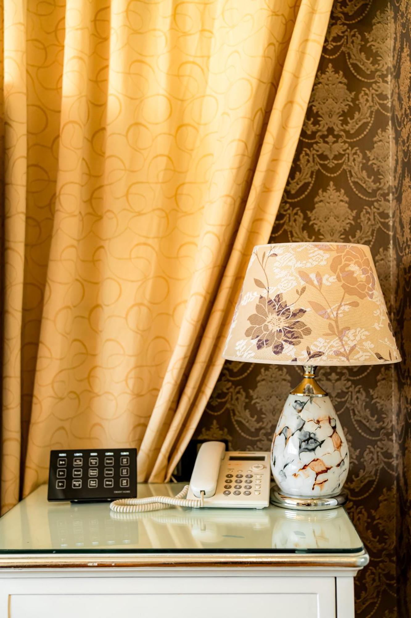 Hoang Trieu Hotel Хошимін Екстер'єр фото