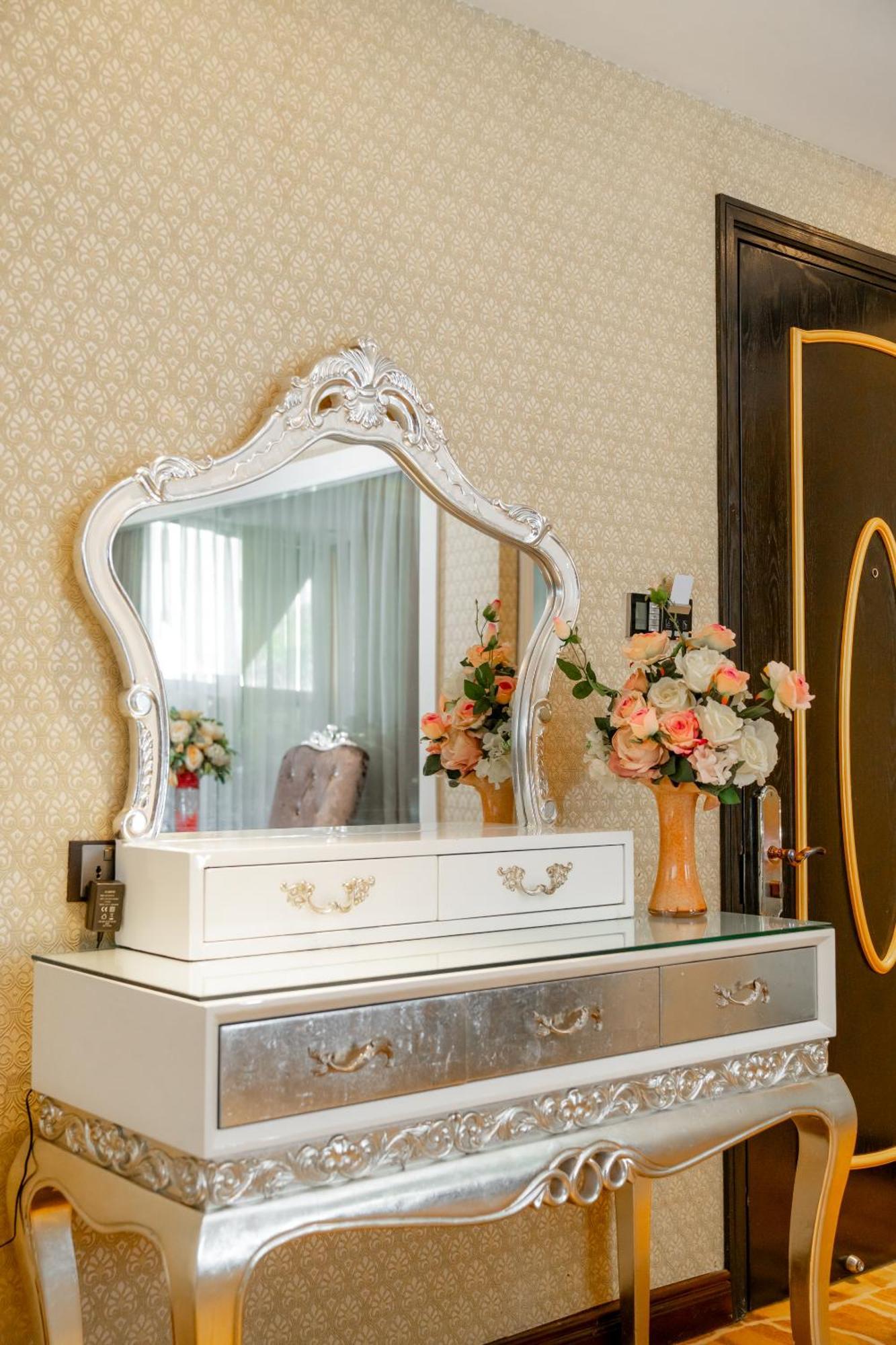 Hoang Trieu Hotel Хошимін Екстер'єр фото